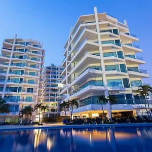 Sensacional Nuevo Frente Al Mar Apartamento
